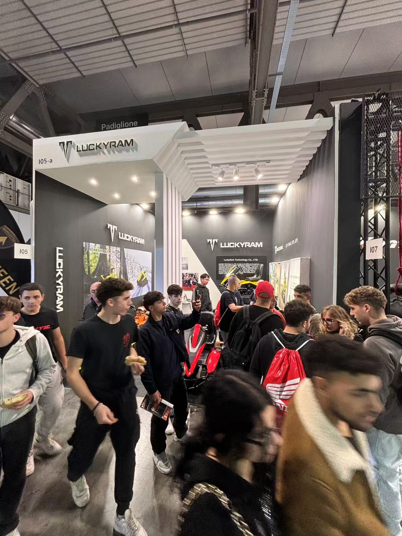 EICMA 2024のETVタンクは輝いています